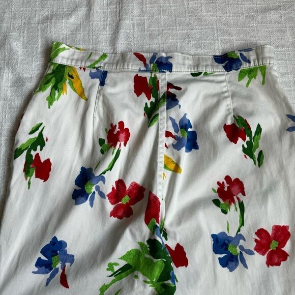 Y2K Bill Blass Stretch Capris White Bright Floral SZ 8 - Picture 9 of 14